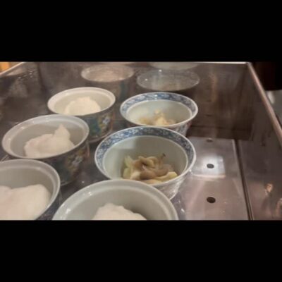 . かぶら蒸しはすりおろした蕪を白身魚にのせて蒸し 熱々の銀餡…